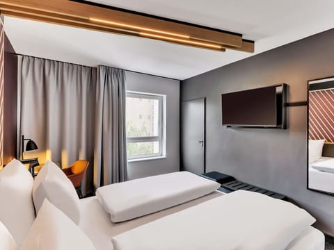 Premium Double Room | Desk, blackout drapes, soundproofing, free WiFi