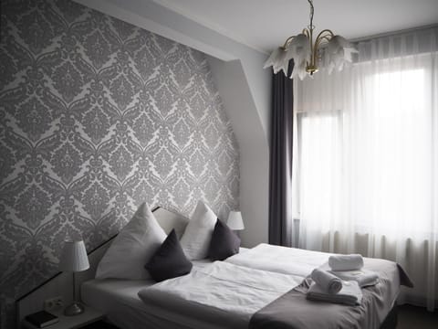 Soundproofing, free WiFi, bed sheets