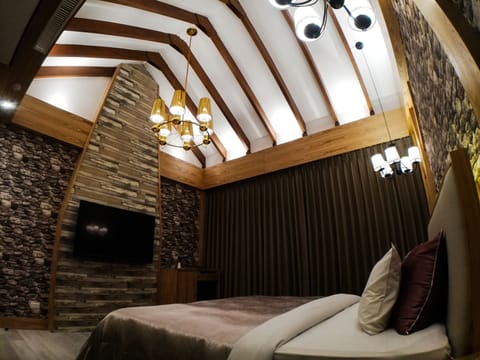 Family Quadruple Room | Individually decorated, blackout drapes, soundproofing, free WiFi