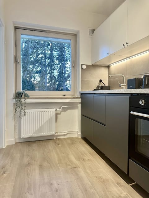 Signature Apartment, Private Bathroom | Private kitchen