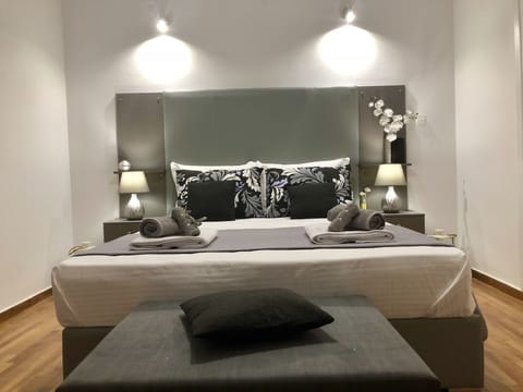 Apartment | 2 bedrooms, premium bedding, in-room safe, desk