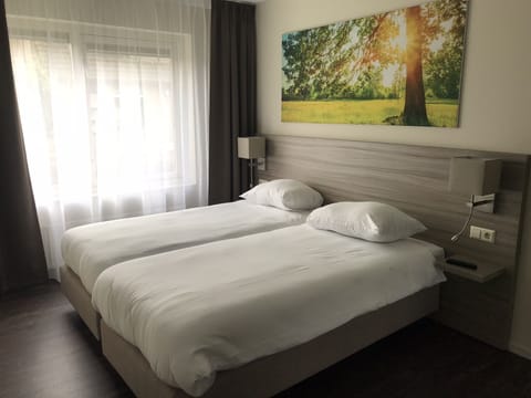 Luxury Double Room | Desk, free WiFi