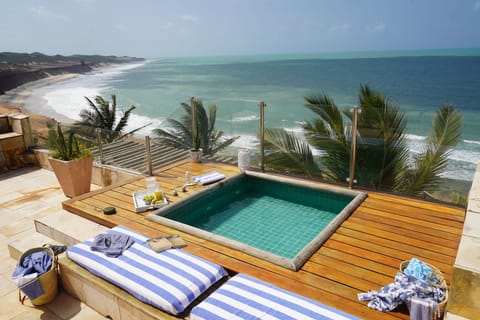 Jetted tub