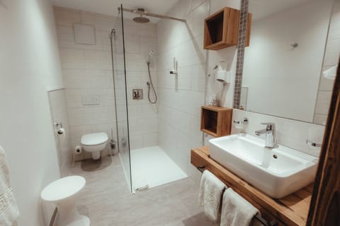 Comfort Room | In-room safe, free WiFi, bed sheets