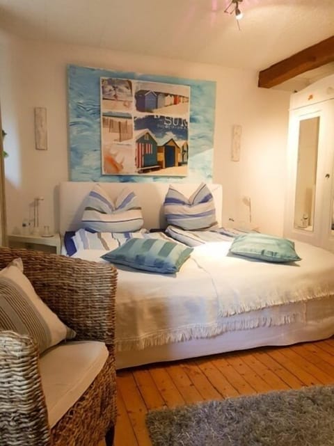 Double Room | In-room safe, individually decorated, individually furnished, desk