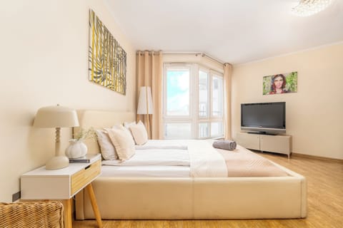 Apartment, Multiple Beds, Accessible, Non Smoking | 1 bedroom, Egyptian cotton sheets, premium bedding