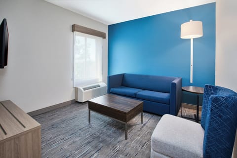 Standard Room, 2 Twin Beds | Desk, iron/ironing board, cribs/infant beds, rollaway beds