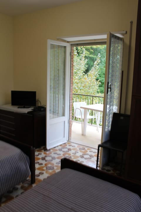 Twin Room | Premium bedding, desk, rollaway beds, free WiFi