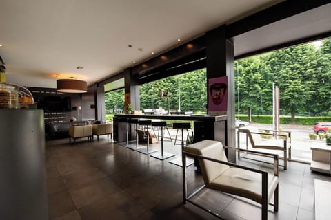 Cocktail bar