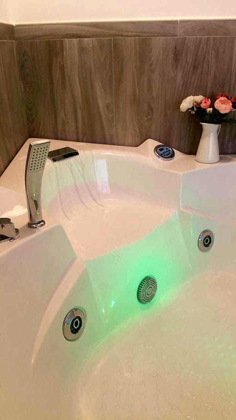 Double Room (Lavanda) | Jetted tub