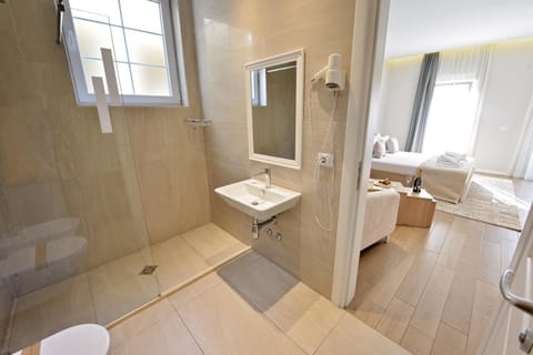 Free toiletries, hair dryer, bathrobes, slippers