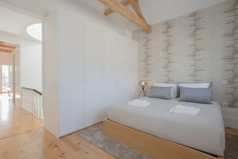 Comfort Apartment, 1 Bedroom, Terrace, City View | 1 bedroom, iron/ironing board, free WiFi, bed sheets