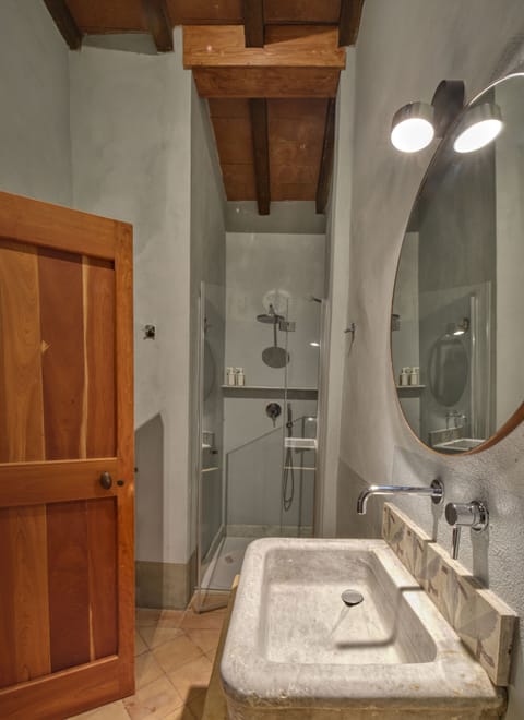 Deluxe Double Room, Garden View (Cristina) | Bathroom | Free toiletries, hair dryer, bidet, towels