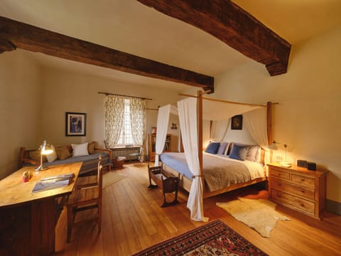 Deluxe Double Room (private external bathroom - Beatrice) | Down comforters, individually decorated, individually furnished