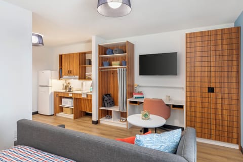 Desk, blackout drapes, iron/ironing board, free WiFi