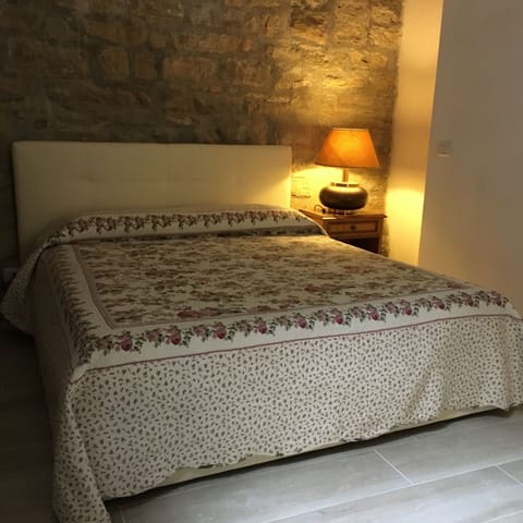 Comfort Double Room, Patio, Ground Floor | Minibar, soundproofing, free WiFi, bed sheets