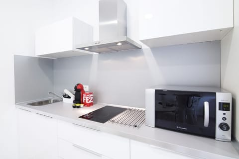 City Studio | Private kitchen | Fridge, microwave, stovetop, dishwasher