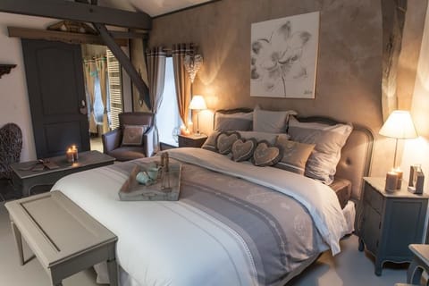 Comfort Double or Twin Room (Amour) | Premium bedding, memory foam beds, individually decorated