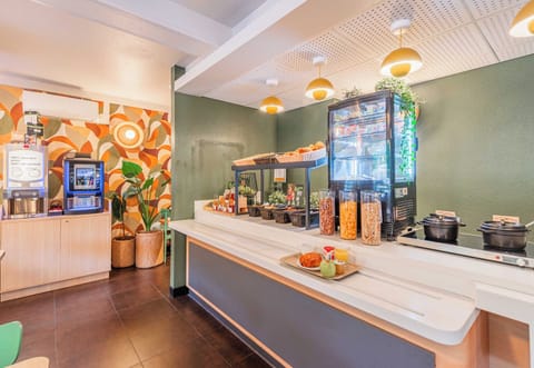 Daily buffet breakfast for a fee