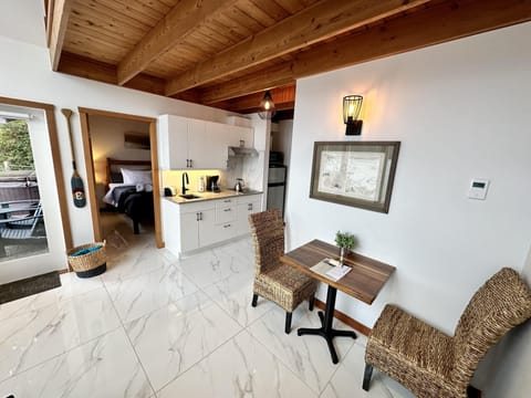 House (Hot Tub & Waterfront / Doc Holiday Ca) | Exterior