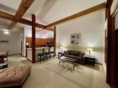 Condo (Luxury 1700sqf Villa overlooking Big ) | Exterior