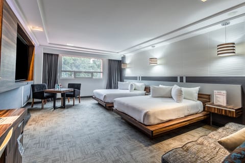 Premium Double Room | Minibar, in-room safe, desk, iron/ironing board