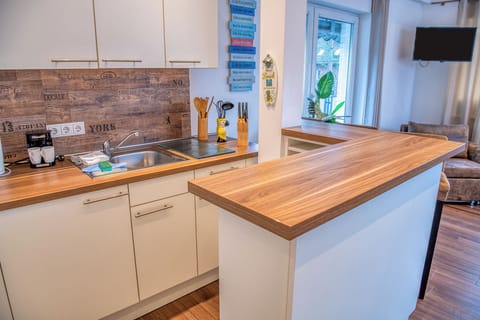 Comfort Studio Suite, 1 Double Bed, Kitchenette | In-room safe, soundproofing, bed sheets