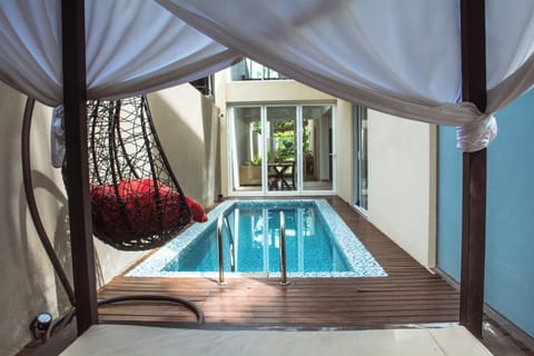 King Suite With Outdoor Pool | Vineyard view