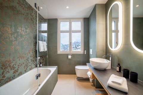 Classic - Double -or Twin Room, Balcony, Mountainview (Eiger), Air Condition | Bathroom | Eco-friendly toiletries, hair dryer, bathrobes, slippers