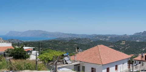 House, Multiple Beds, Non Smoking | Garden view