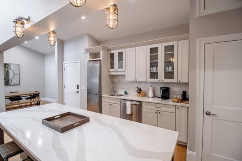 Unit 1 | Private kitchen | Fridge, microwave, dishwasher, coffee/tea maker