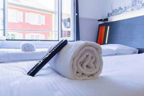 Twin Room, 2 Twin Beds, Non Smoking | Room amenity