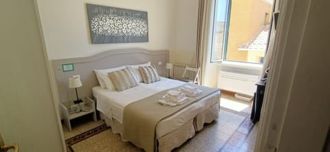 Double Room, Ensuite | 4 bedrooms, premium bedding, down comforters, minibar