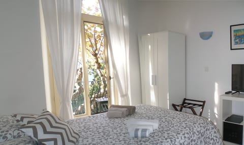 Deluxe Double Room, Balcony | Desk, free cribs/infant beds, free WiFi, bed sheets