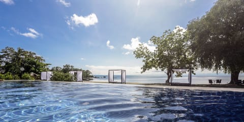 3 outdoor pools