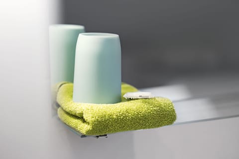 Double Room | Bathroom | Shower, free toiletries, hair dryer, towels