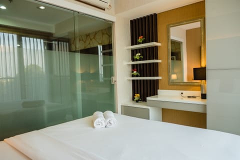 Room | Desk, free WiFi, bed sheets