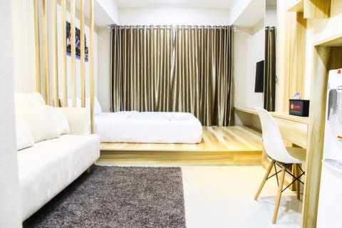 Room | Desk, free WiFi, bed sheets