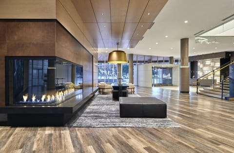 2 bars/lounges, poolside bar