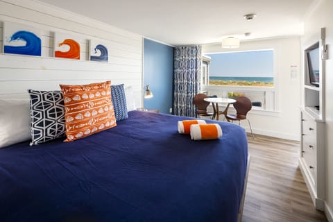 King View Room | In-room safe, blackout drapes, iron/ironing board, free WiFi