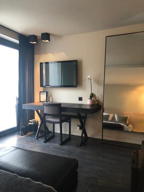 Premium bedding, in-room safe, individually decorated, desk