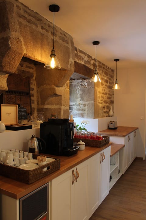 Daily buffet breakfast (EUR 17 per person)