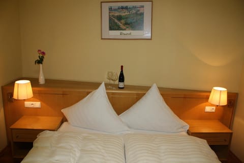 Minibar, in-room safe, desk, free WiFi