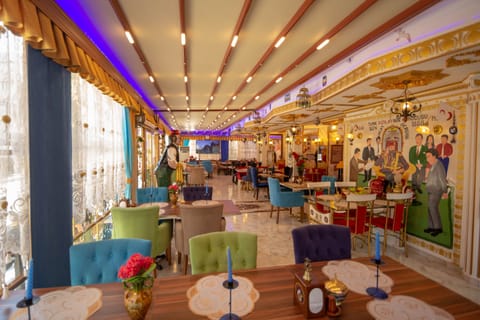 Daily continental breakfast (TRY 250 per person)