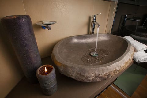 Suite (Vintage ) | Bathroom sink