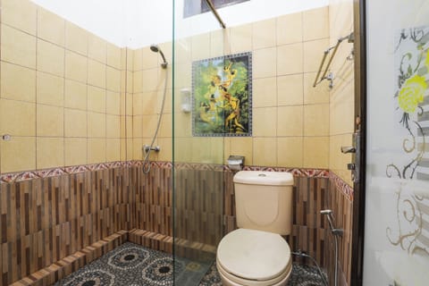 Deluxe Double Room | Bathroom | Shower, towels