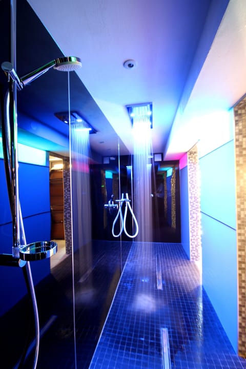 Vichy shower