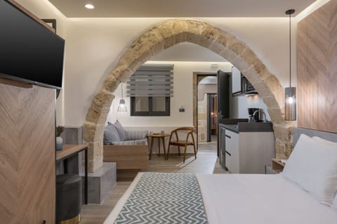 Classic Room | Premium bedding, individually decorated, laptop workspace