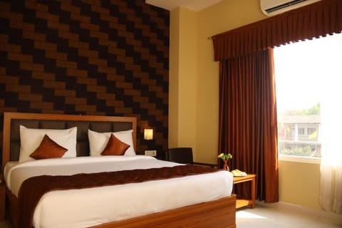 1 bedroom, minibar, desk, soundproofing