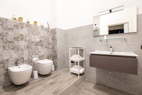 Romantic Double Room | Bathroom | Shower, free toiletries, hair dryer, bidet